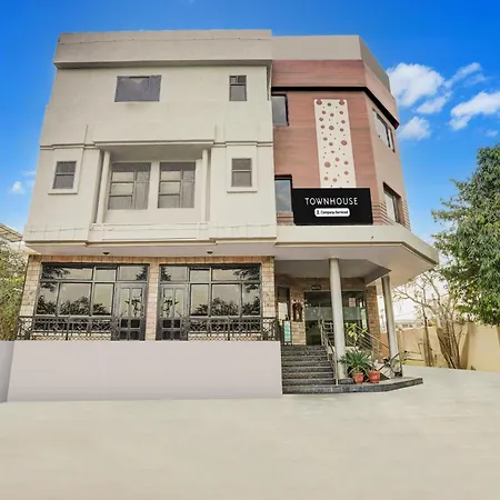 Super Townhouse Sikar Road Jaipur Formerly Hotel Aroma Inn